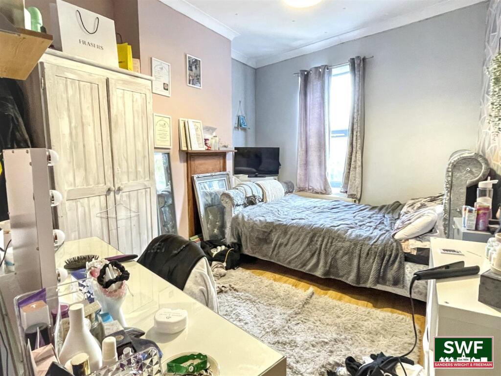 Bedroom2.jpg