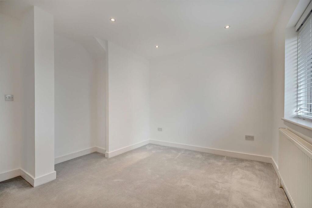 8670731-interior16-800.jpg