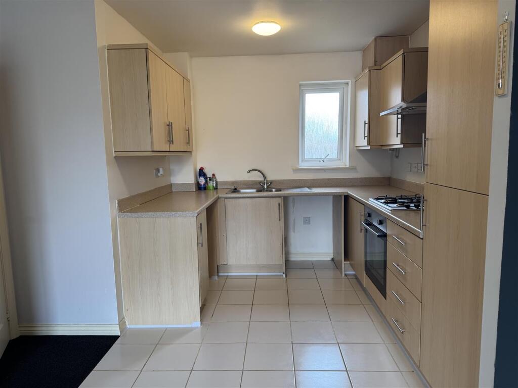 Kitchen 2 .jpg