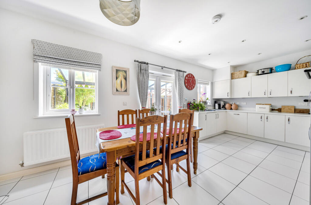 1316836-1-6862a47...