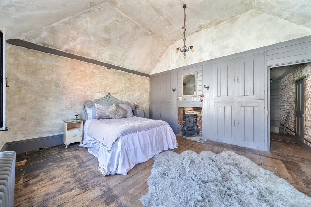Bedroom One (2)