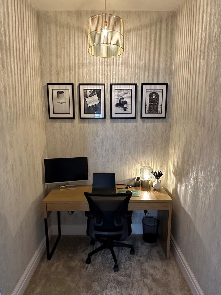 STUDY ROOM 