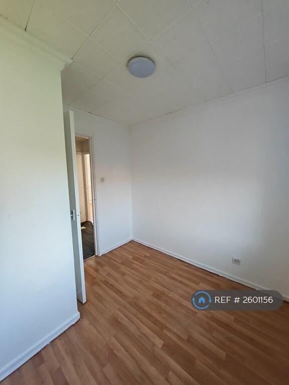 Small Bed Room/ Office 