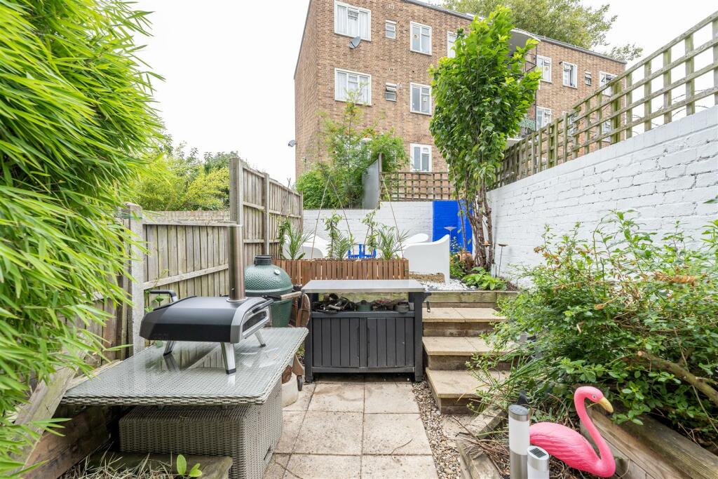 Shacklewell Road, N16