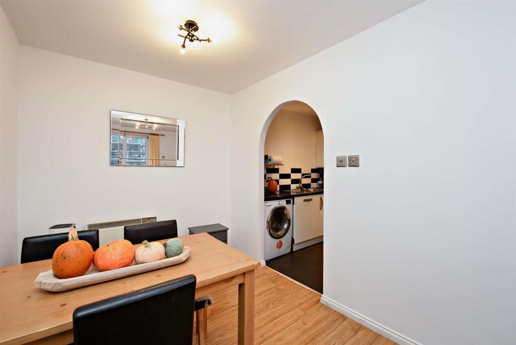8671219-interior13-800.jpg