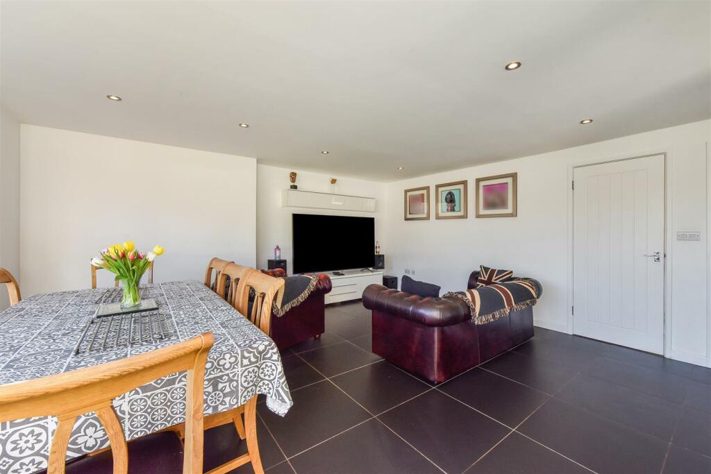 Kitchen/Diner/Family Room