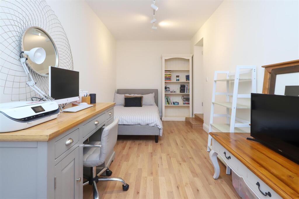 Bedroom 3 study.jpg