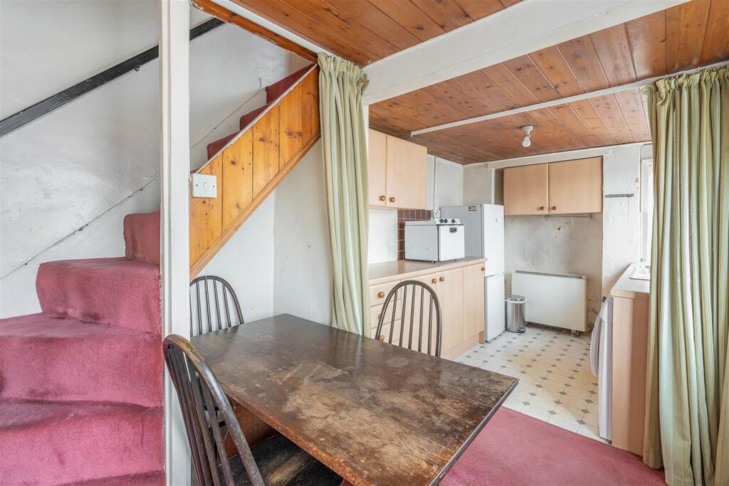 Jerash, Greatworth-4.jpg