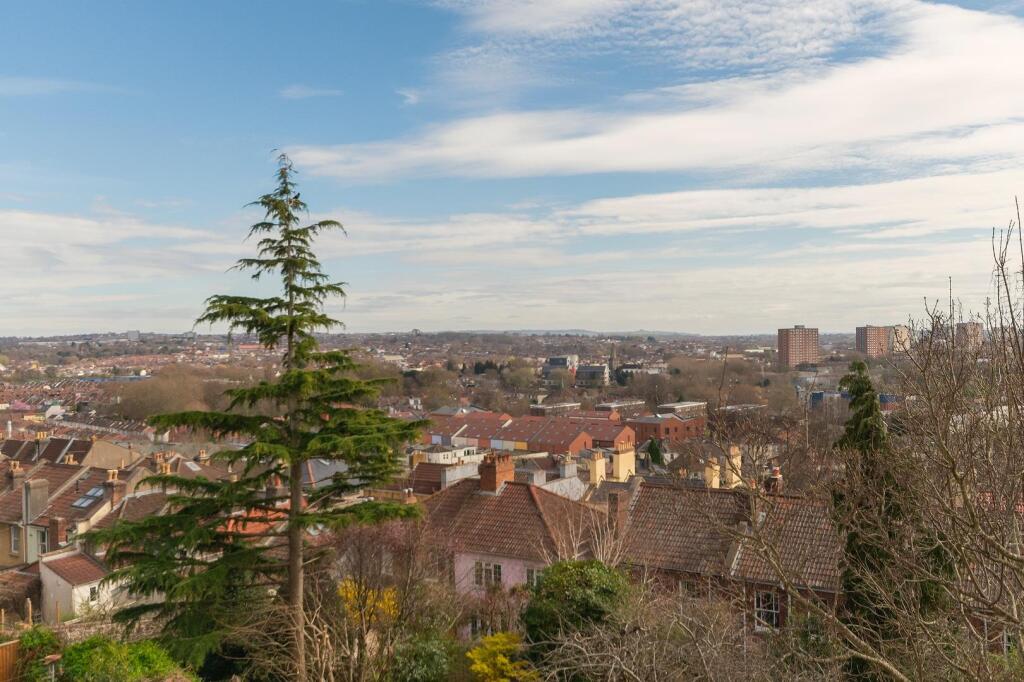 2F6RMR - The View B.jpg