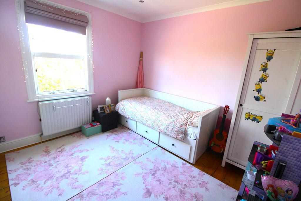 bed2.jpg