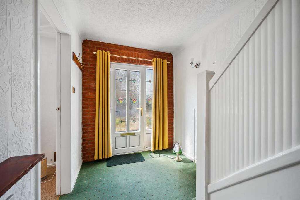 Entrance Hallway.jpg