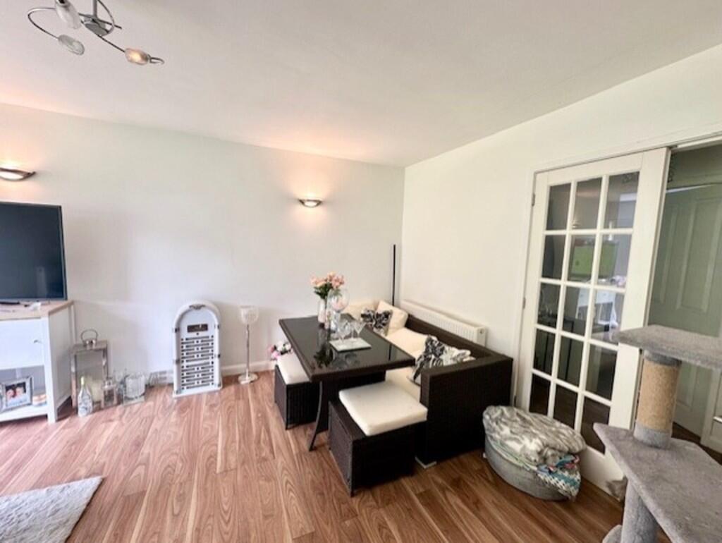 thumbnail_IMG_206...