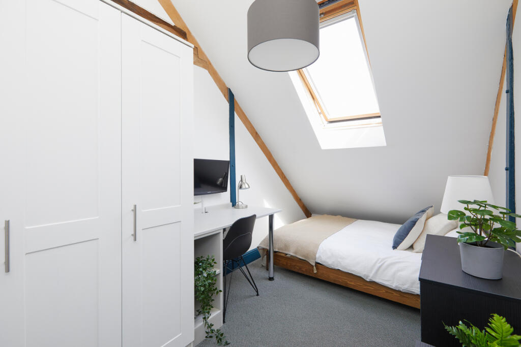 Shoe &amp; Boot Factory, Flat 20 Bedroom 9