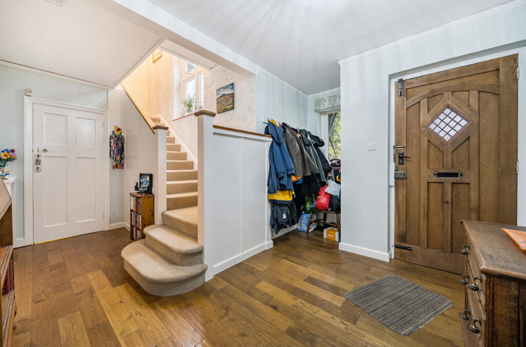 1386553-7-692db12...