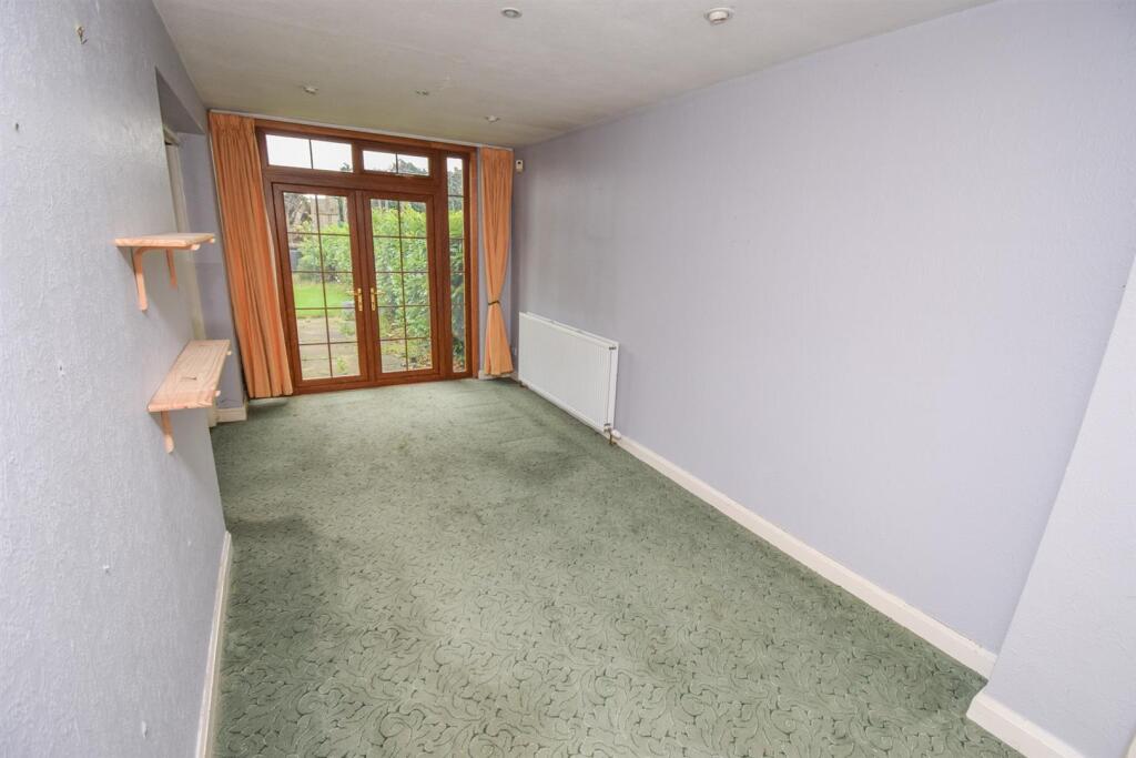 SITTING ROOM