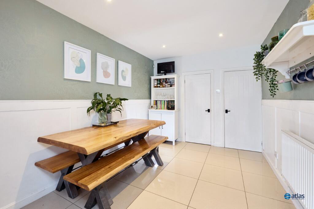 Dining / Kitchen Area