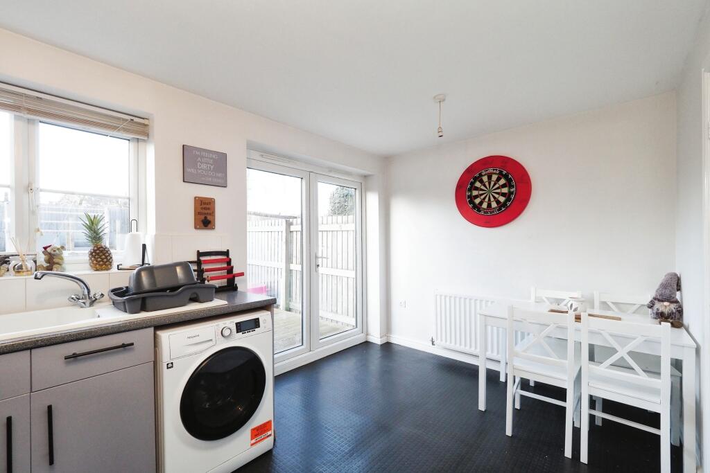Modern and Airy Kitchen Diner