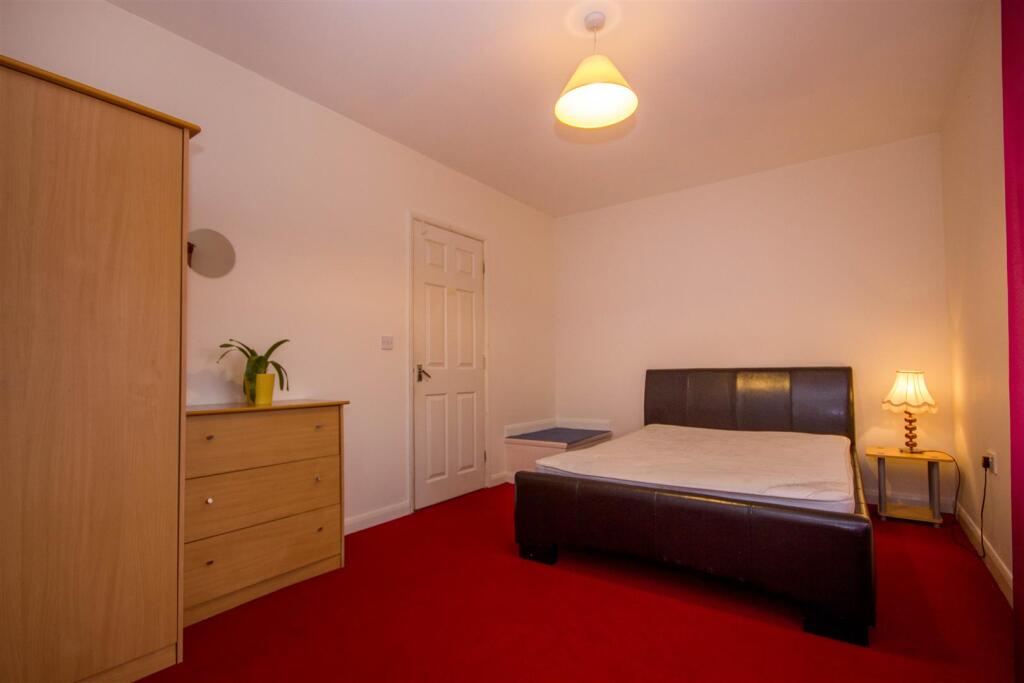 1 St Botolphs Crescent (13).jpg