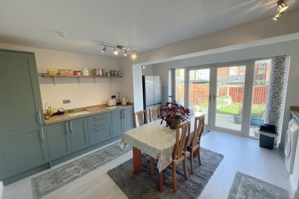 kitchen/dining room