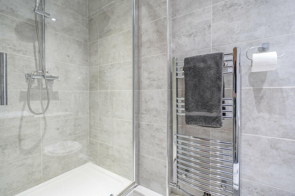 Ensuite Shower Ro...