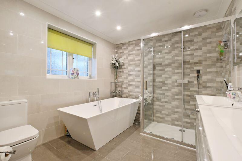 Main Bedroom Ensuite