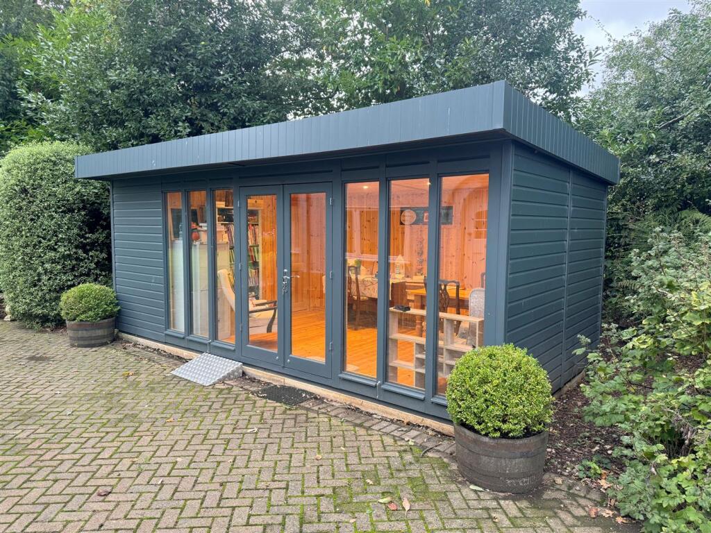 Home Office external.JPG