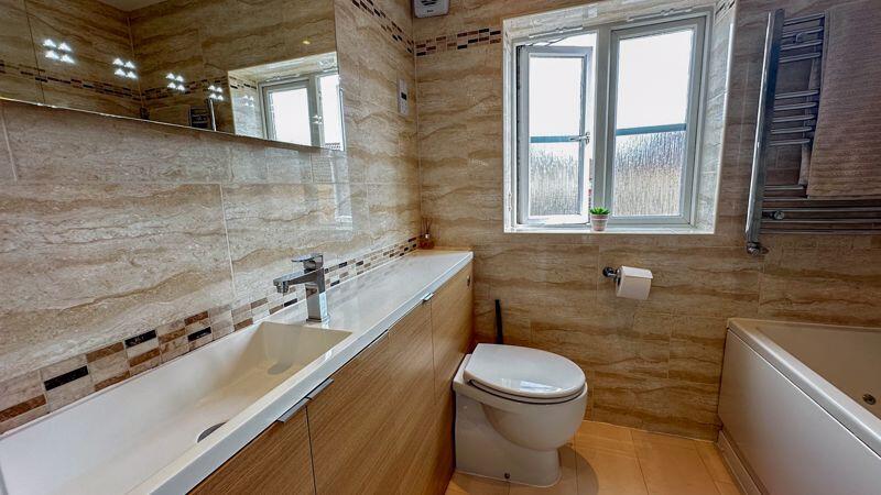 MAIN BATHROOM