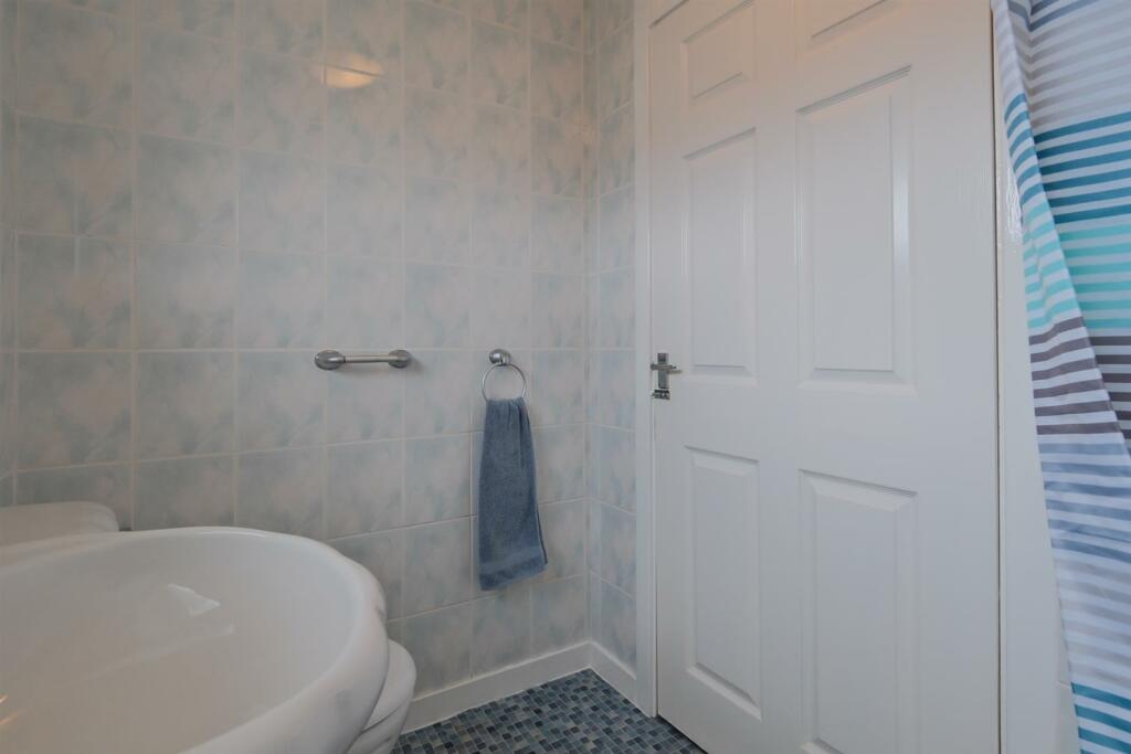 025-22 Spey Court, Newmains ML2 9EE_.jpg