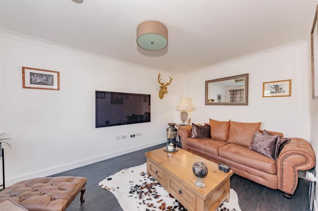 13 Fordyce Court Laurencekirk-4.JPG