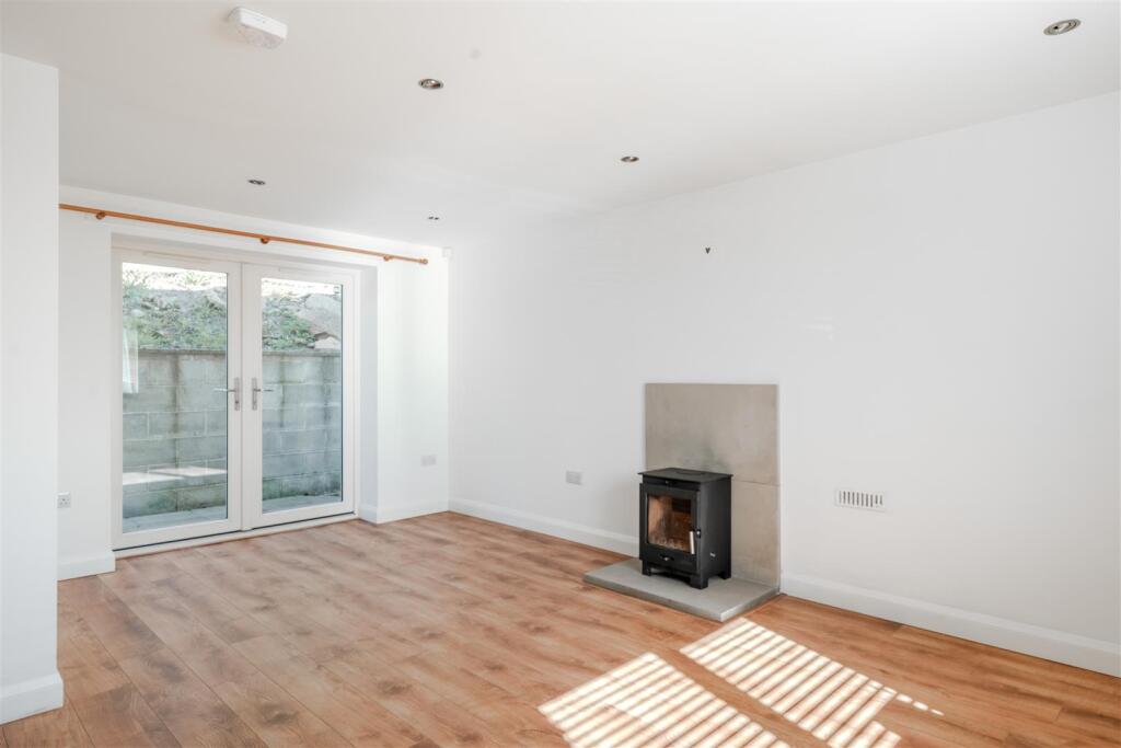 Living Room.jpg