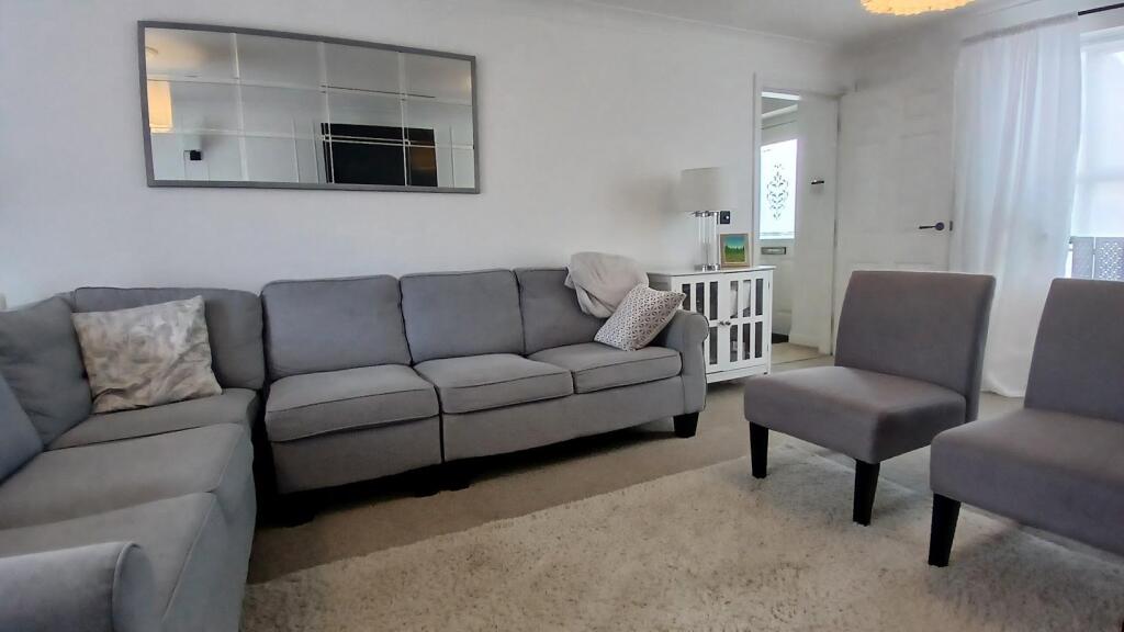 Lounge 4.jpg