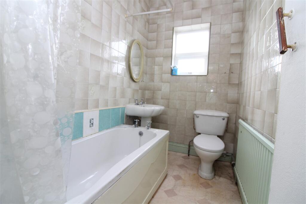 BATHROOM T202509181619.jpg