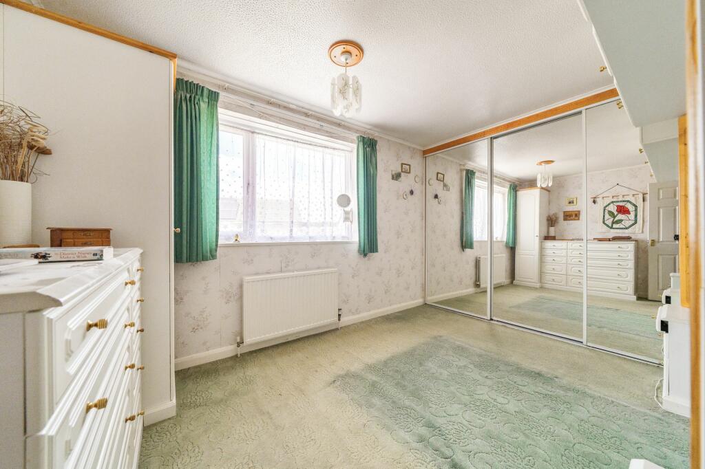 Principal bedroom