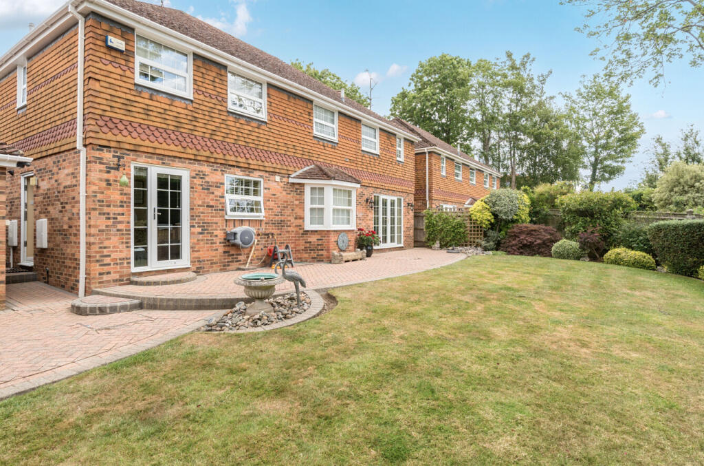 1313440-4-685934b...