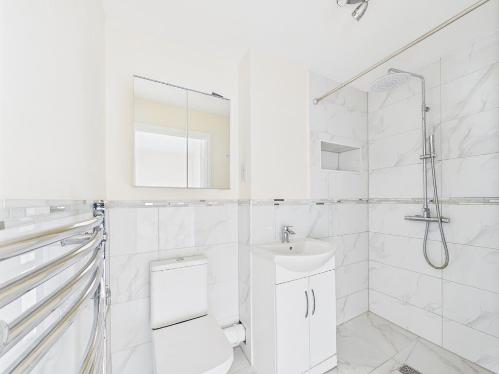 Ensuite to bedroom one