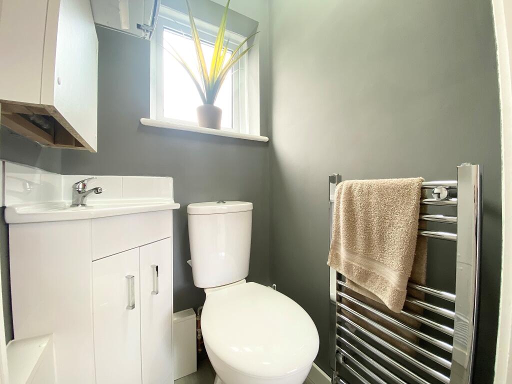 Cloakroom/wc