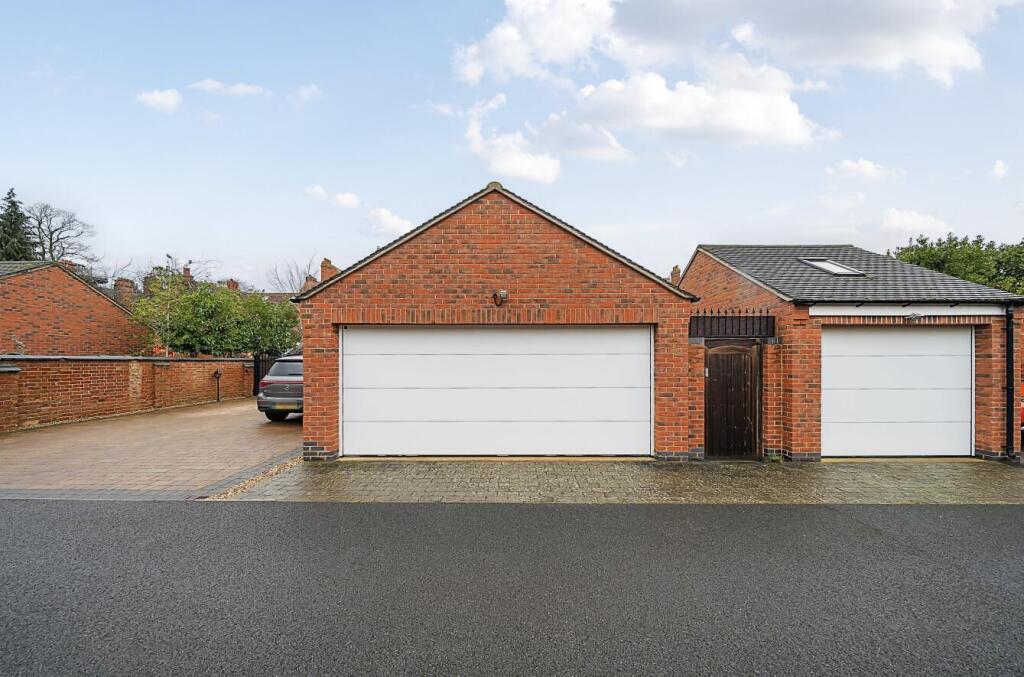 52 Hillmorton Road, Rugby