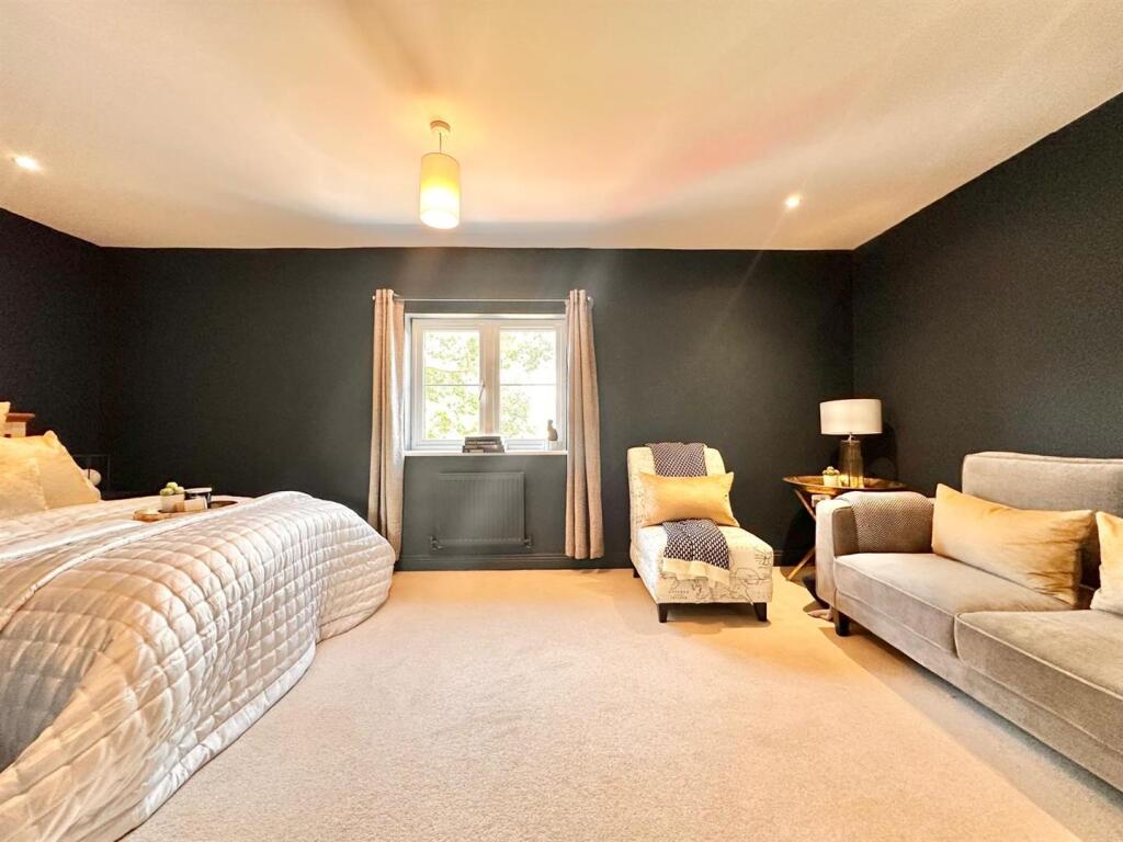 Bedroom 5/ Living Room