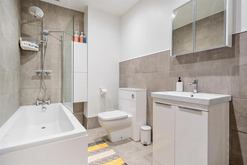 1295233-27-6828d3eb7fc79-ARW1295233-27-6828d3eb7fc