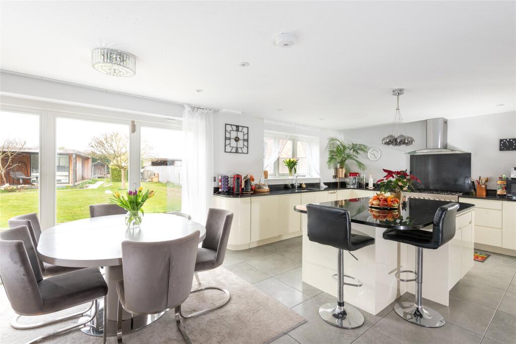 Kitchen/Dining