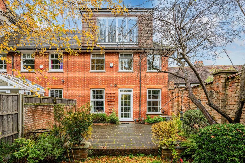 DORKING ROAD (6).jpg