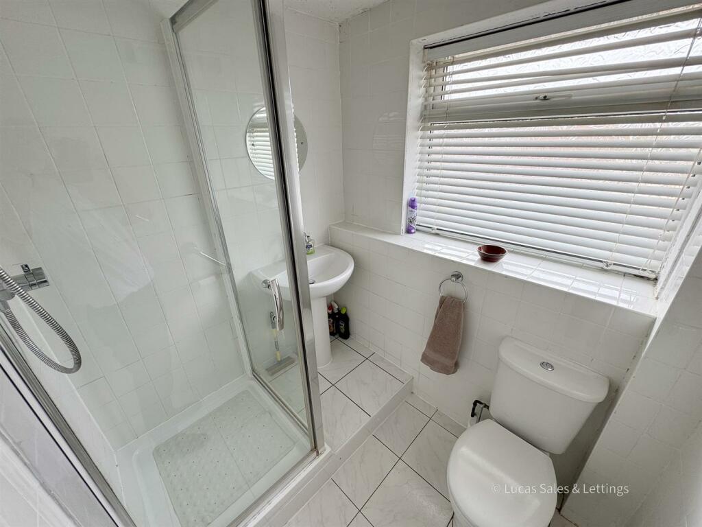 124 Churchill Way B Lat-04.jpg