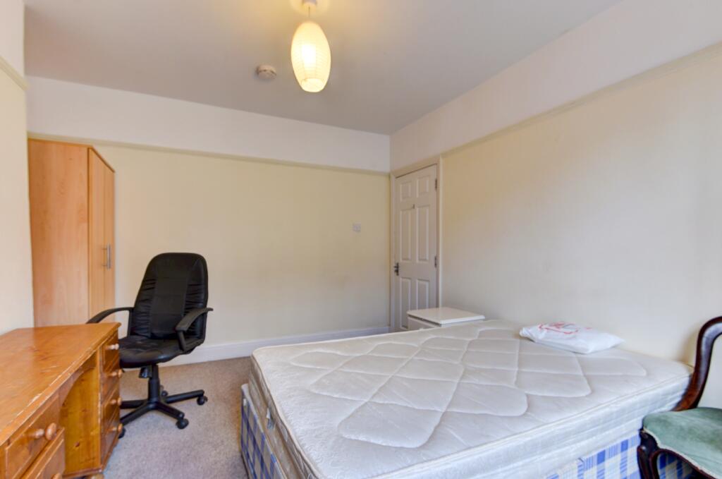 89 Stanmer Villas Bedroom 1 (2)