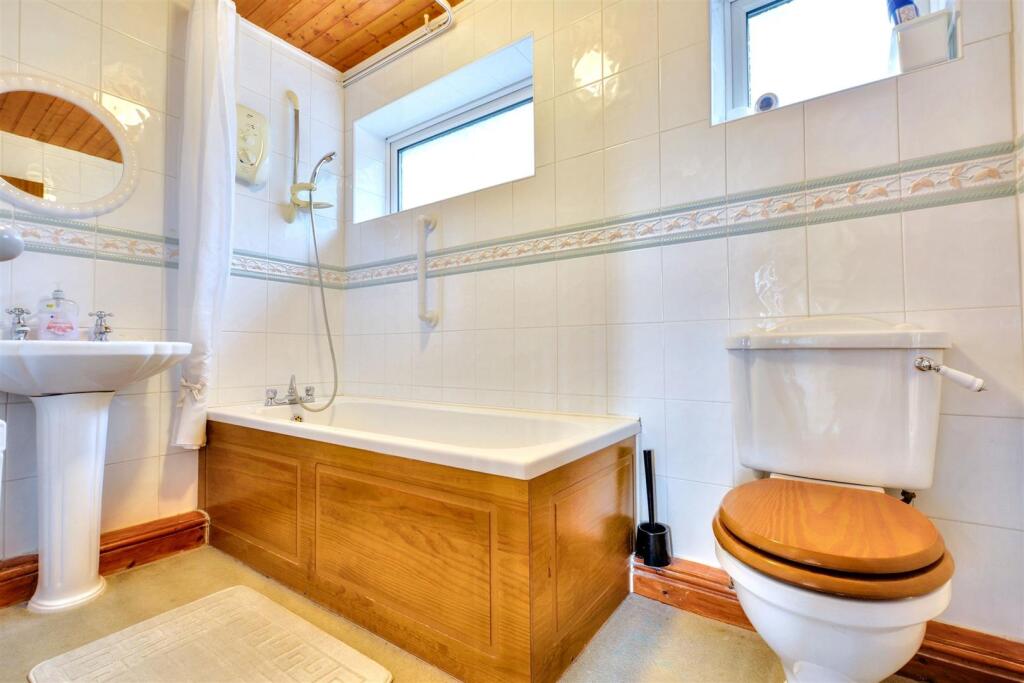 Bathroom.jpeg