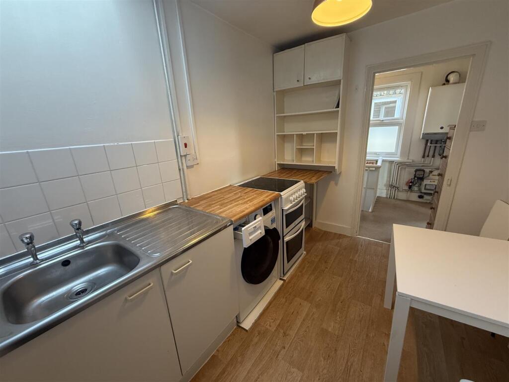 257b Kitchen .jpeg