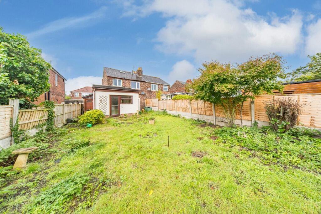 7 Stapleton Avenue garden 2.jpg