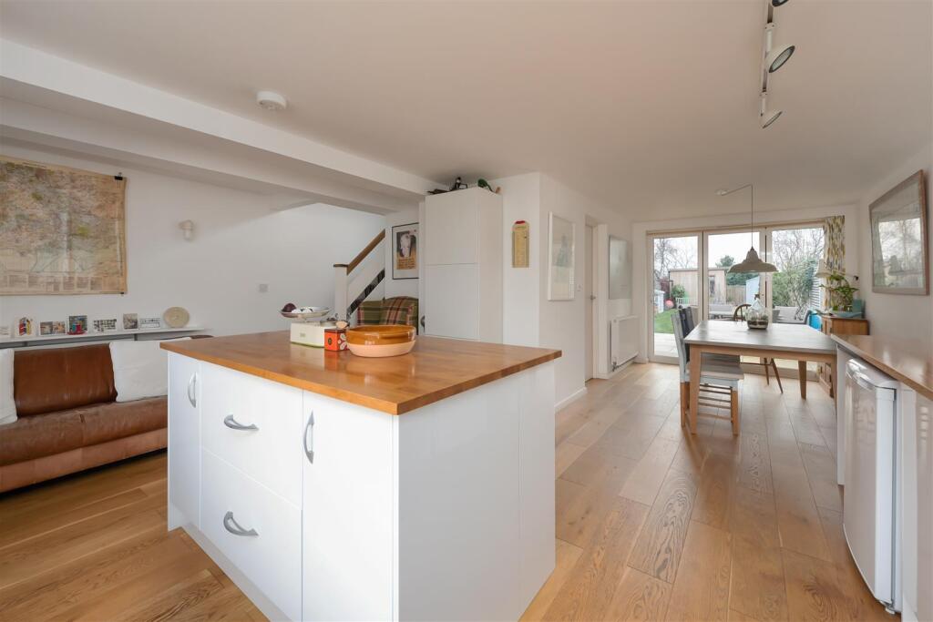 Island Wall, Whitstable