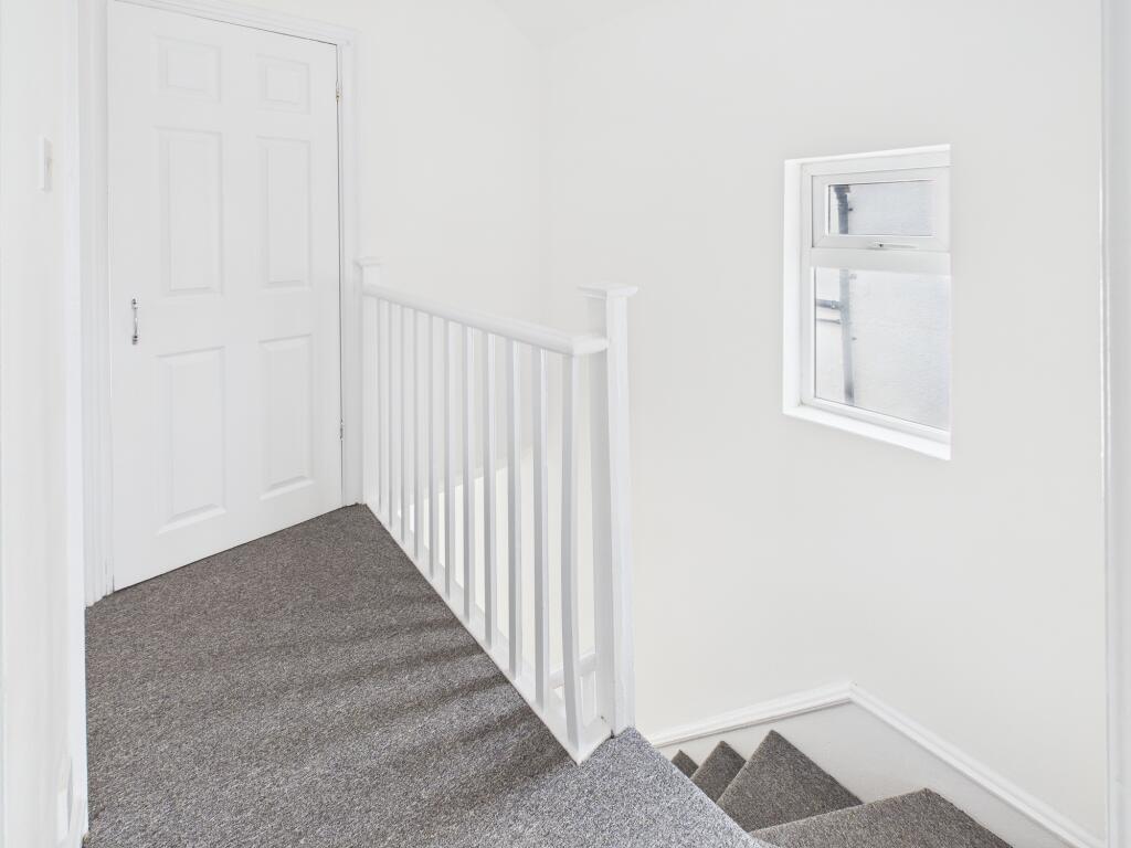 CAM03674G0-PR0648-STILL016