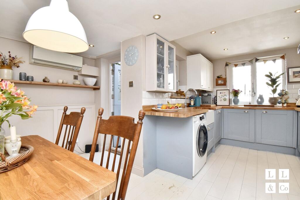 KITCHEN / DIINER