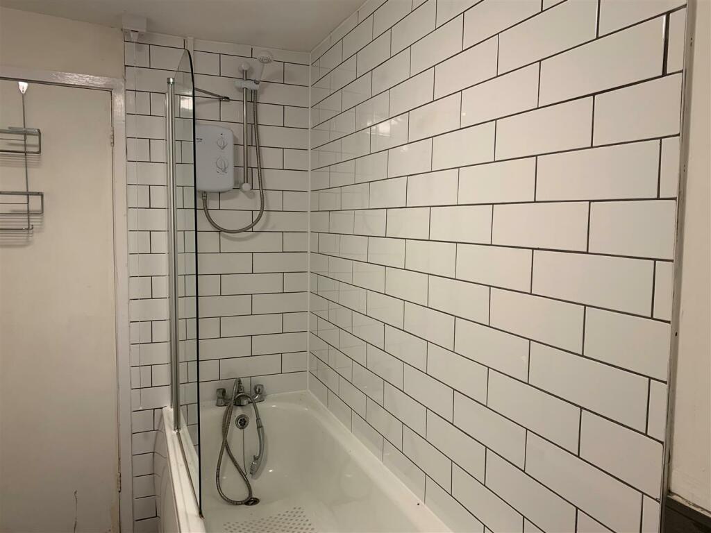 16 St Pauls new bathroom.jpg